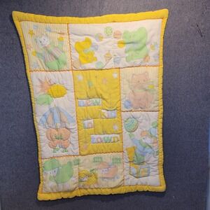 VIntage Downlon Baby Quilt Yellow New Kid In Town Crib Blanket‎